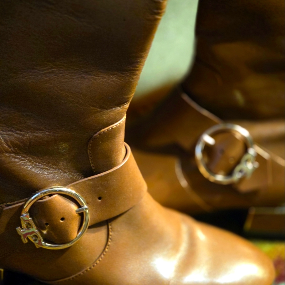 Tory Burch ladies tall boots in very good condition